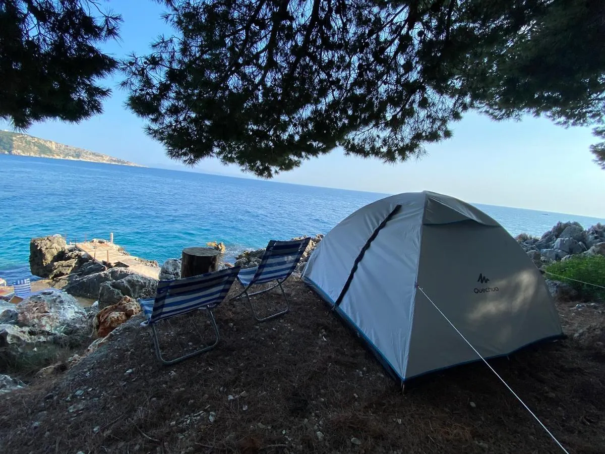 Campo de lujo Hotel Pine Side Camp Himarë Albania