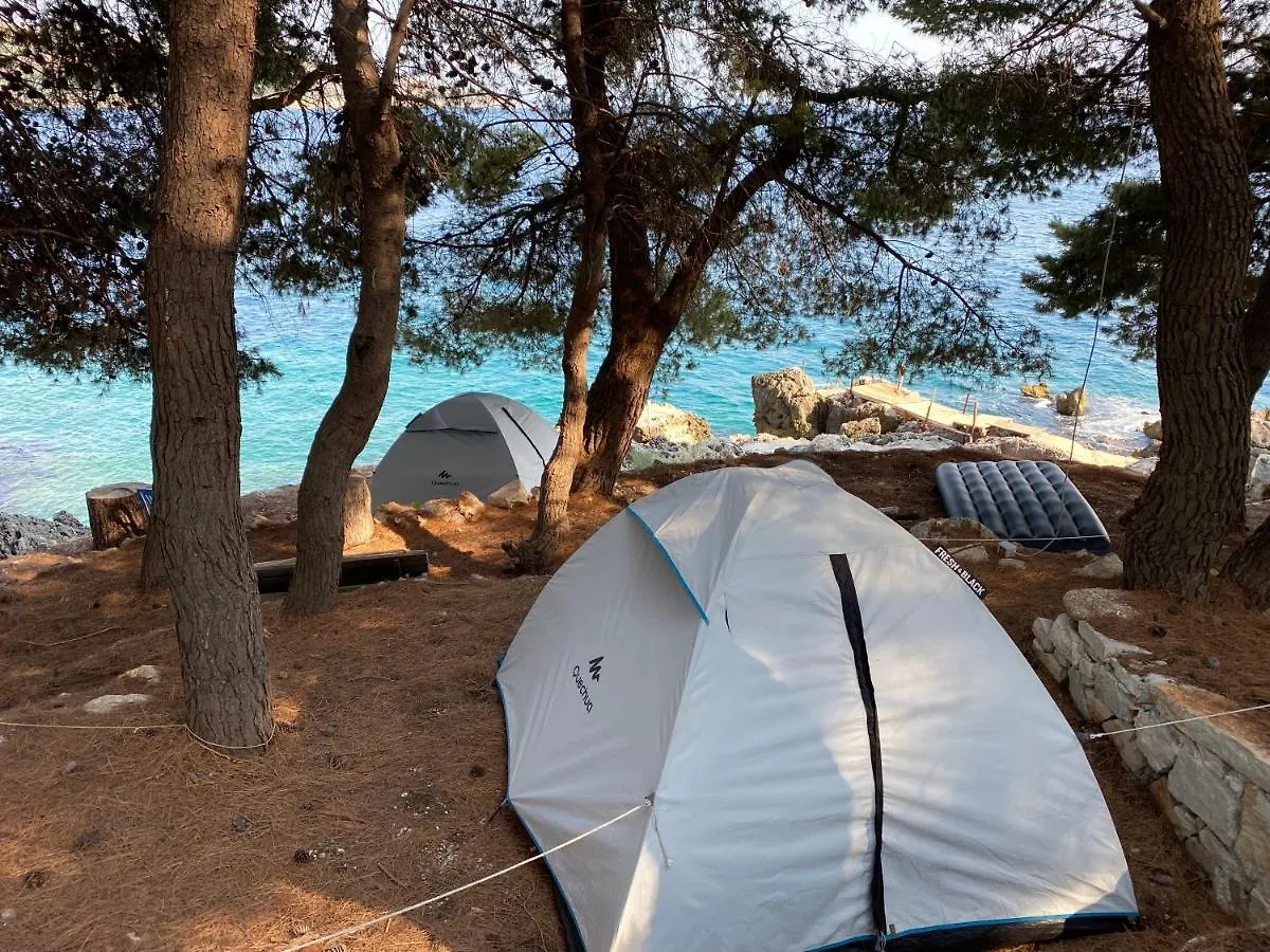 Pine Side Camp Hotel Himare