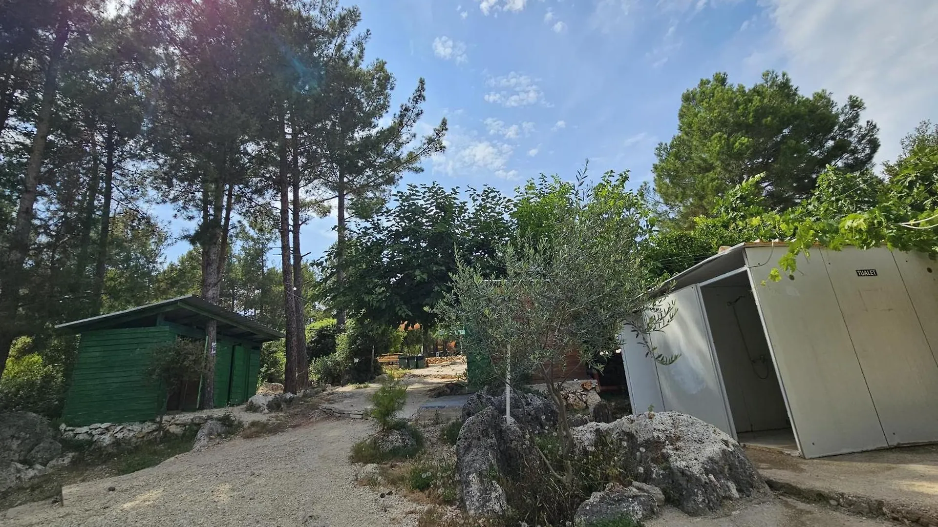 Pine Side Camp Hotel Himare Albania