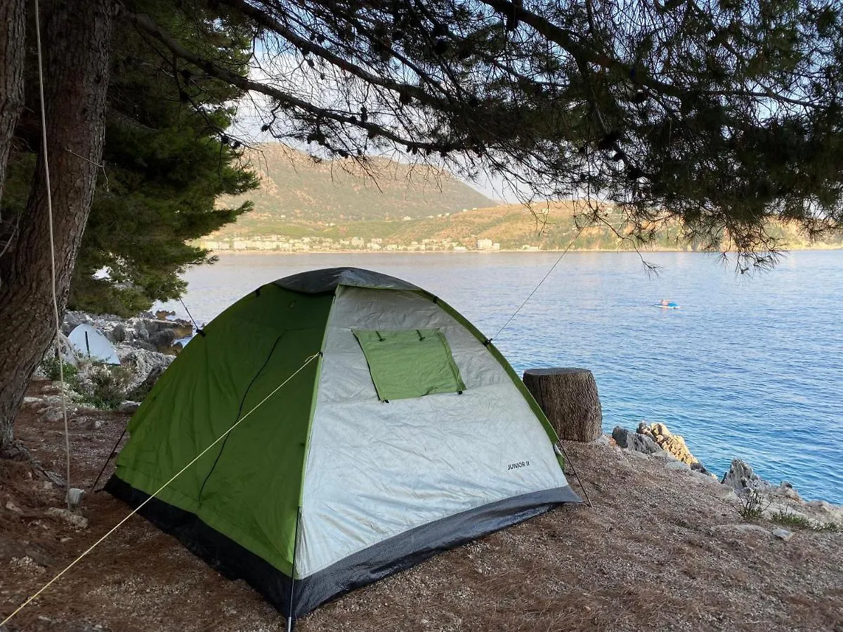 Hotel Pine Side Camp à Himarë Tente de luxe