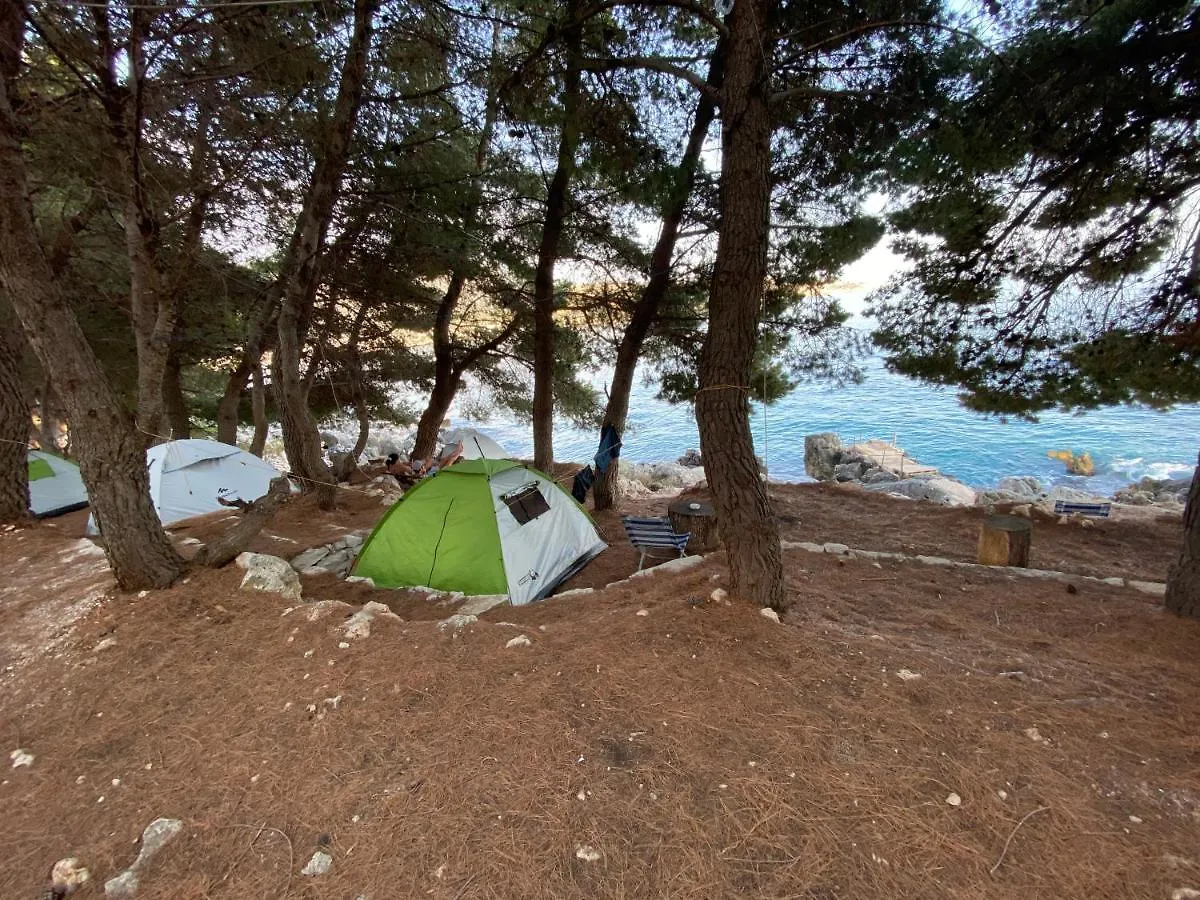 Hotel Pine Side Camp à Himarë