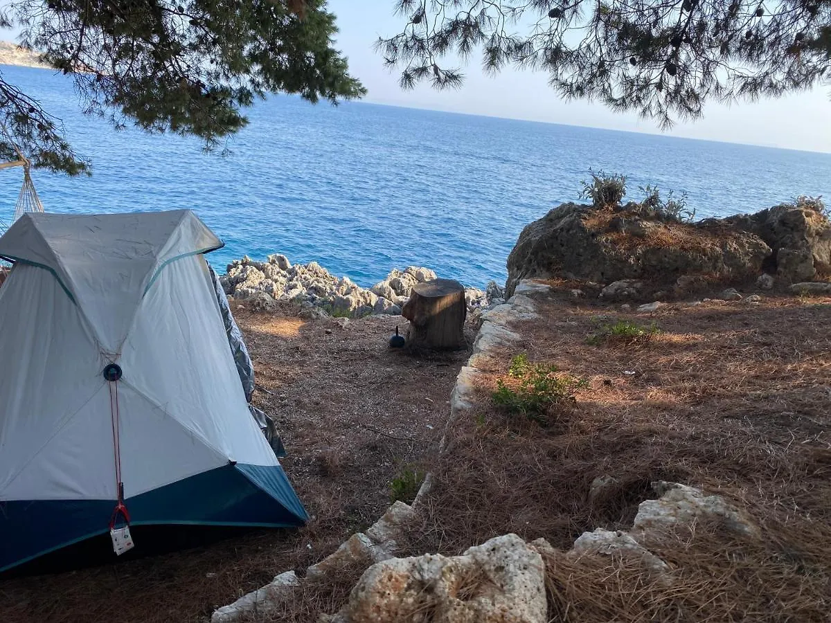 Hotel Pine Side Himarë 0*,  Albanien